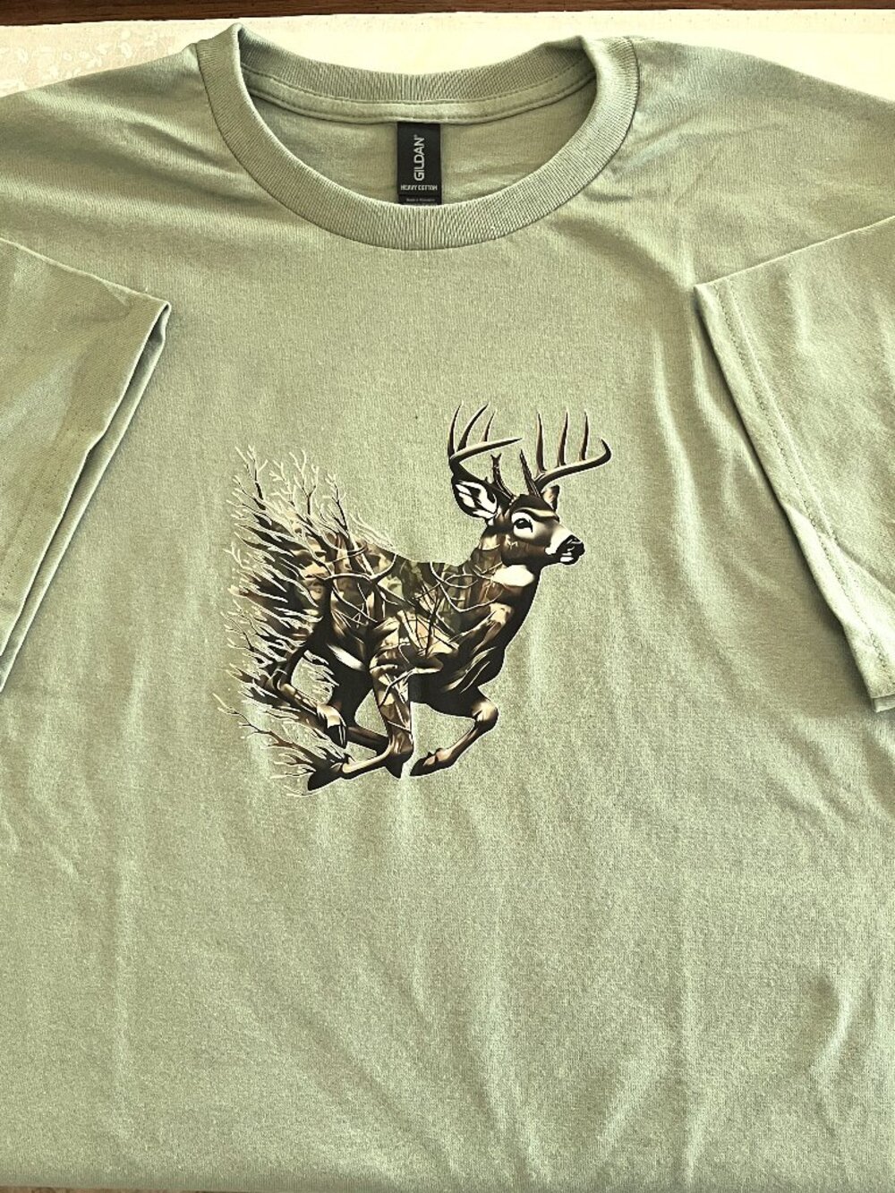 Camo Deer Sage Men T-shirt Size Large